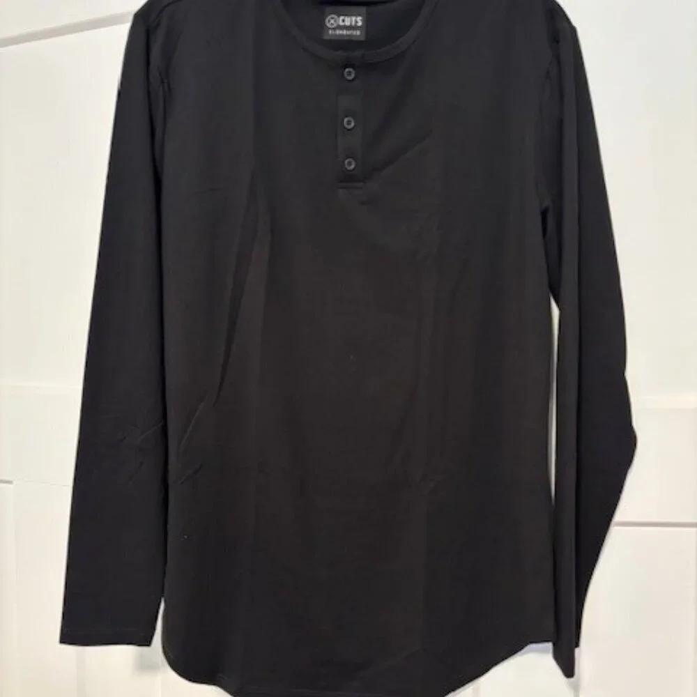 Cuts AO Curve-Hem Henley Medium Black PYCA Pro Long Sleeve Athleisure NWOT - Picture 4 of 7